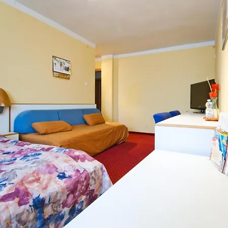 Malinowski Hostel *